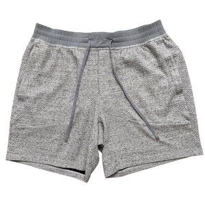 Lululemon At Ease Shorts Mens Size XL Textured Drawstring 7" Inseam Gray